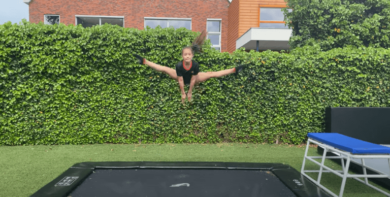The best Trampolines for gymnasts 1 spreidhoeksprong